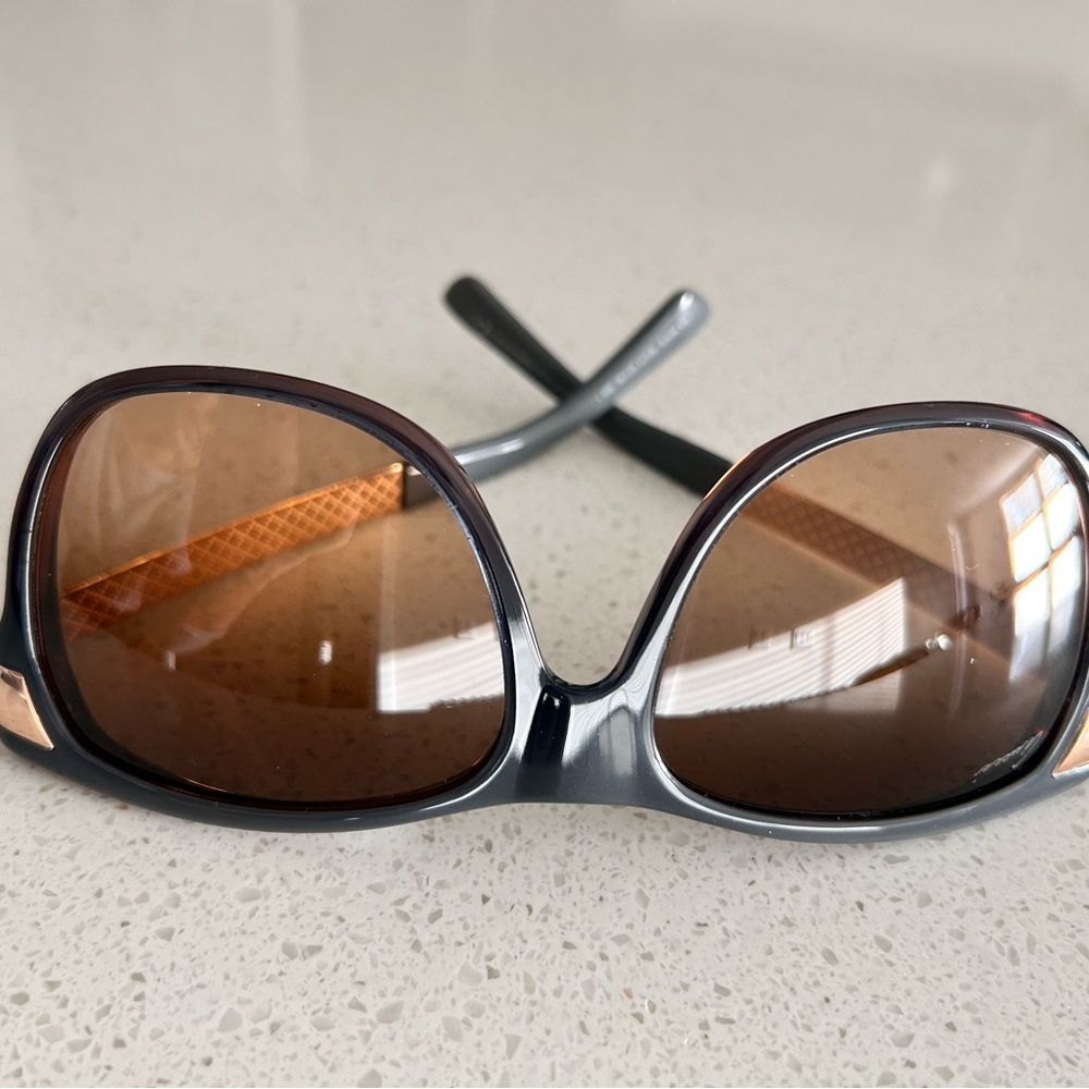Gucci Gray and Brown Sunglasses - Picture 2 of 8